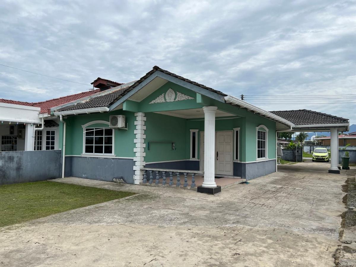 Hanif Homestay Kuching Exterior foto