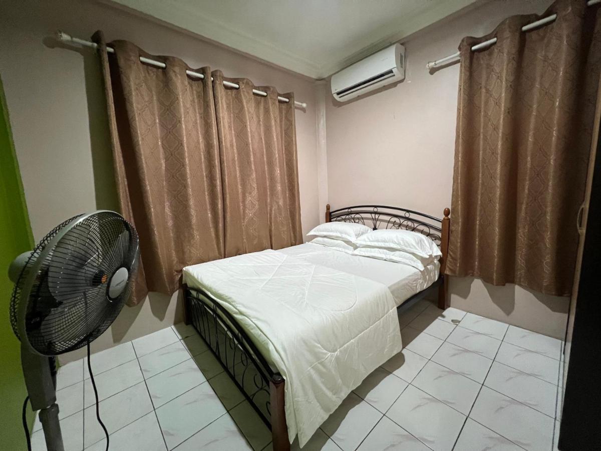 Hanif Homestay Kuching Exterior foto